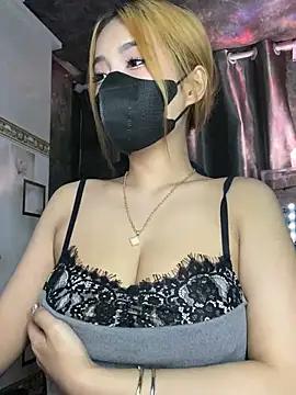 Check-out our online cams range and interact on a personal level with our sweet girls streamers, showing off their voluptuous shapes and toys.