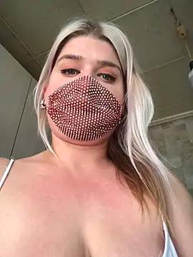 Check-out our online cams range and interact on a personal level with our sweet girls streamers, showing off their voluptuous shapes and toys.