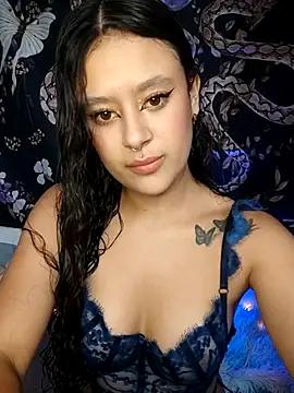 Check-out our online cams range and interact on a personal level with our sweet girls streamers, showing off their voluptuous shapes and toys.
