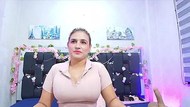 _carolina_fox from StripChat is Freechat