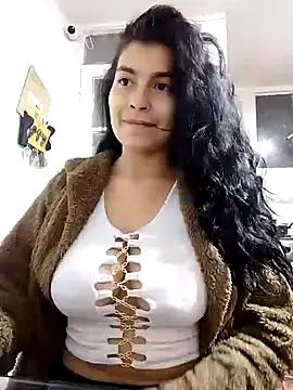 Check-out our online cams range and interact on a personal level with our sweet girls streamers, showing off their voluptuous shapes and toys.