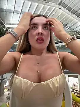 Alexa_seexy1 from StripChat is Freechat