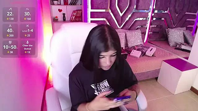 Check-out our online cams range and interact on a personal level with our sweet girls streamers, showing off their voluptuous shapes and toys.