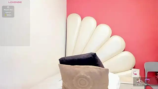 Alina_Chapman_ from StripChat is Freechat