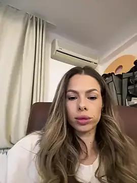 AllenaMoon from StripChat is Freechat