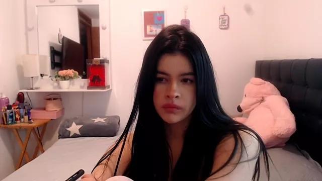 Check-out our online cams range and interact on a personal level with our sweet girls streamers, showing off their voluptuous shapes and toys.