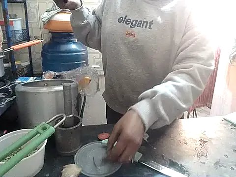 Anaconda-Mall — go nude doggy