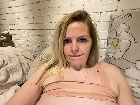 Angel_girllovemy from StripChat is Freechat