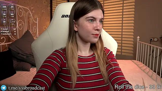Check-out our online cams range and interact on a personal level with our sweet girls streamers, showing off their voluptuous shapes and toys.