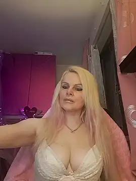 Check-out our online cams range and interact on a personal level with our sweet girls streamers, showing off their voluptuous shapes and toys.