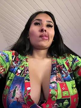 Check-out our online cams range and interact on a personal level with our sweet girls streamers, showing off their voluptuous shapes and toys.