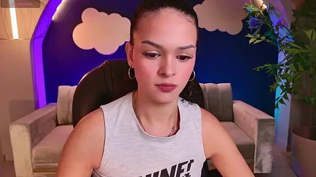 Check-out our online cams range and interact on a personal level with our sweet girls streamers, showing off their voluptuous shapes and toys.