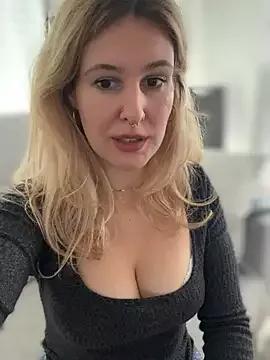 Check-out our online cams range and interact on a personal level with our sweet girls streamers, showing off their voluptuous shapes and toys.