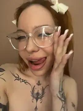 Check-out our online cams range and interact on a personal level with our sweet girls streamers, showing off their voluptuous shapes and toys.