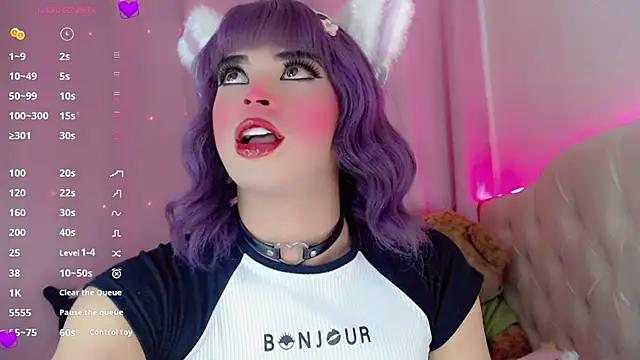 Check-out our online cams range and interact on a personal level with our sweet girls streamers, showing off their voluptuous shapes and toys.