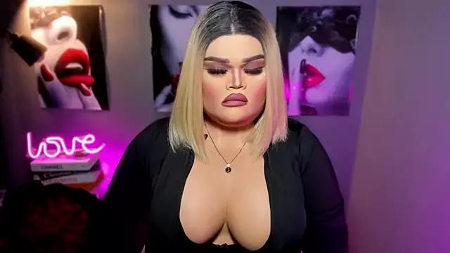 BelindaLovex from StripChat is Freechat