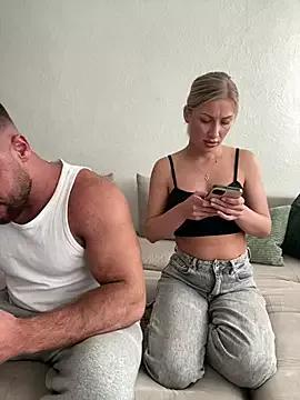 Photos of belle98 from StripChat is Freechat