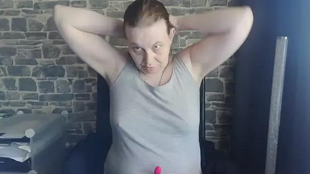 Cherrysweetkiss from StripChat is Freechat