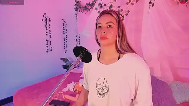 chubbyZoe — one finger ass