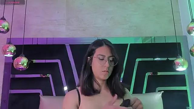 DaraBeckett — Open ur legs a little :fire: :flirt: