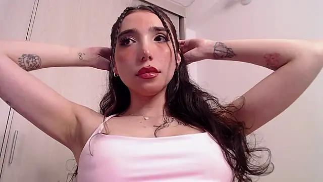 Check-out our online cams range and interact on a personal level with our sweet girls streamers, showing off their voluptuous shapes and toys.