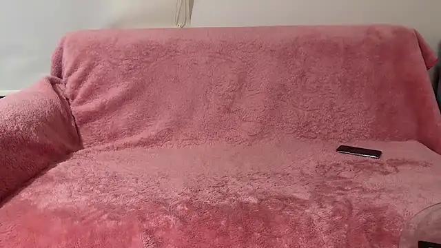 Check-out our online cams range and interact on a personal level with our sweet girls streamers, showing off their voluptuous shapes and toys.
