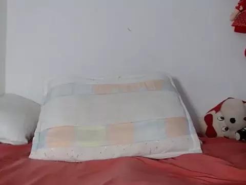 Check-out our online cams range and interact on a personal level with our sweet girls streamers, showing off their voluptuous shapes and toys.