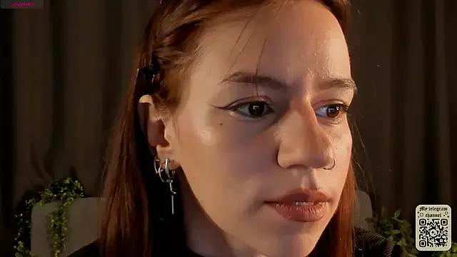 EdlinDarter from StripChat is Freechat
