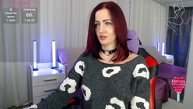 Check-out our online cams range and interact on a personal level with our sweet girls streamers, showing off their voluptuous shapes and toys.