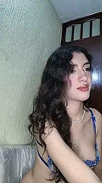 Emily-hottson — Show tits