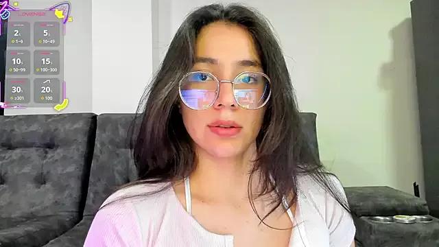 emmadiaz1 from StripChat is Freechat