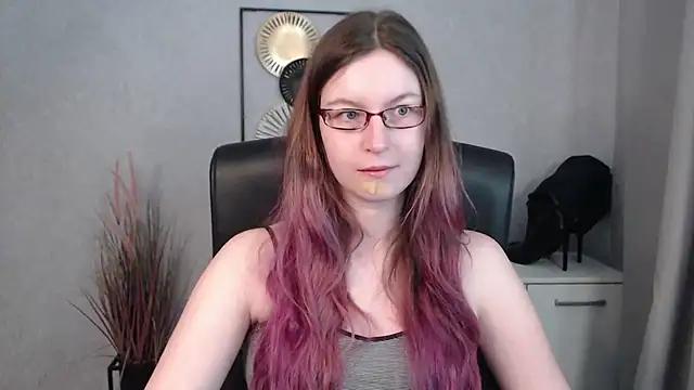 Check-out our online cams range and interact on a personal level with our sweet girls streamers, showing off their voluptuous shapes and toys.