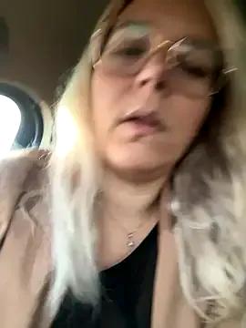 EmyLana — On enlve la robe / take off dress