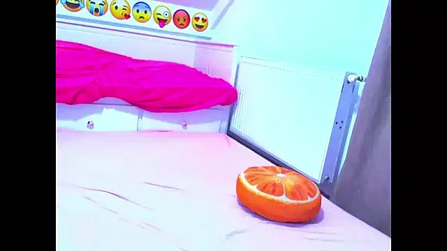 evehotty — show tits