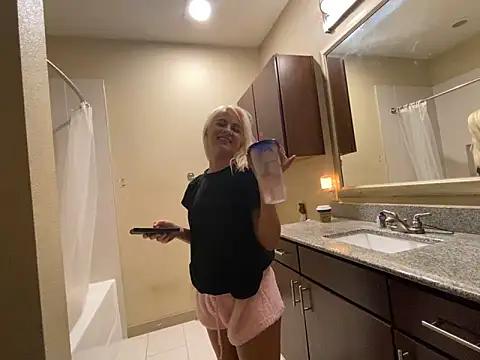 Check-out our online cams range and interact on a personal level with our sweet girls streamers, showing off their voluptuous shapes and toys.