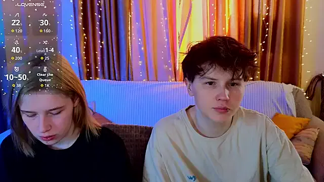 Girls_Fingers — french kiss