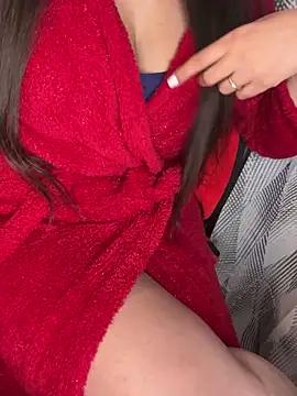 Check-out our online cams range and interact on a personal level with our sweet girls streamers, showing off their voluptuous shapes and toys.