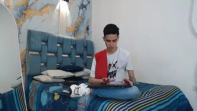 HEART_OF_MILAMBER — HI GUYS+ALL NAKED BOYS