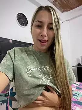 Iris_love18 from StripChat is Freechat