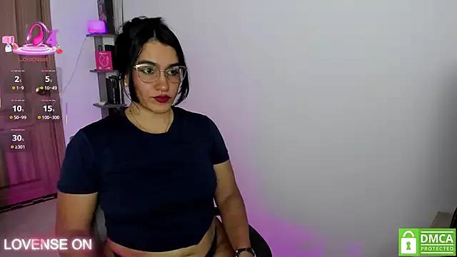 isabella_aristi03 from StripChat is Freechat