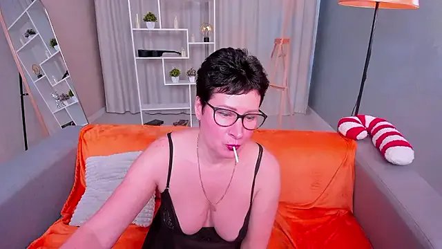 JennyMons — to see my short shorts