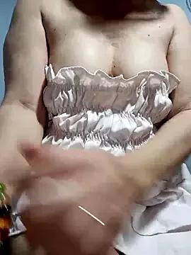 Junkyy_ from StripChat is Freechat