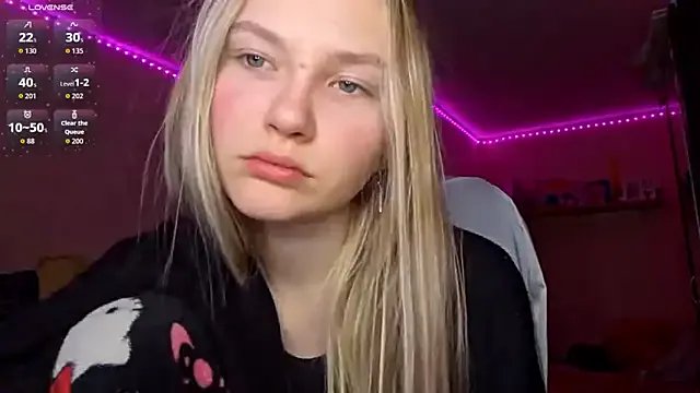 KarinRobertson — play with my pussy on my knees)