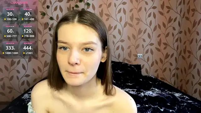 Check-out our online cams range and interact on a personal level with our sweet girls streamers, showing off their voluptuous shapes and toys.