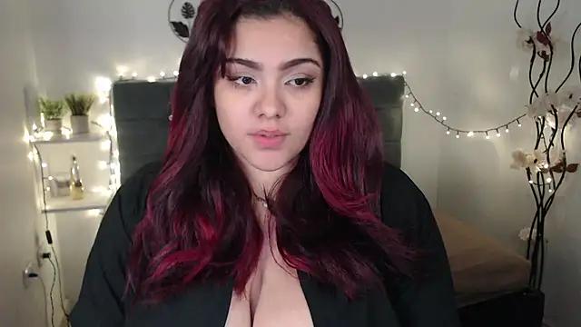 Check-out our online cams range and interact on a personal level with our sweet girls streamers, showing off their voluptuous shapes and toys.