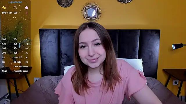 Check-out our online cams range and interact on a personal level with our sweet girls streamers, showing off their voluptuous shapes and toys.