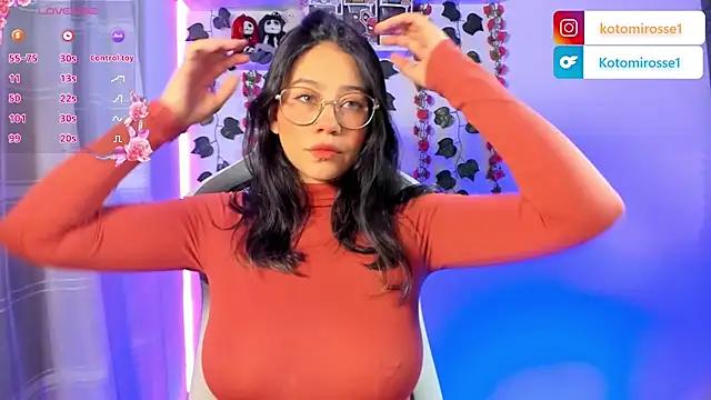 Check-out our online cams range and interact on a personal level with our sweet girls streamers, showing off their voluptuous shapes and toys.