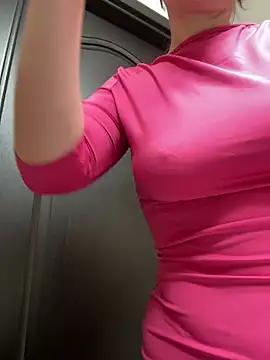 Check-out our online cams range and interact on a personal level with our sweet girls streamers, showing off their voluptuous shapes and toys.