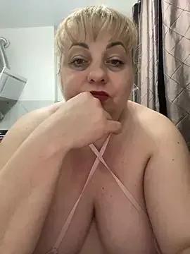 LanaSoftt from StripChat is Freechat