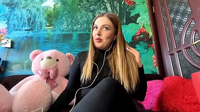 LeahSablea — Stroke my breasts under my top.